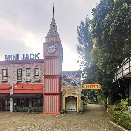 Hotel Container Inn Mitra Reddoorz Gadok ภายนอก รูปภาพ