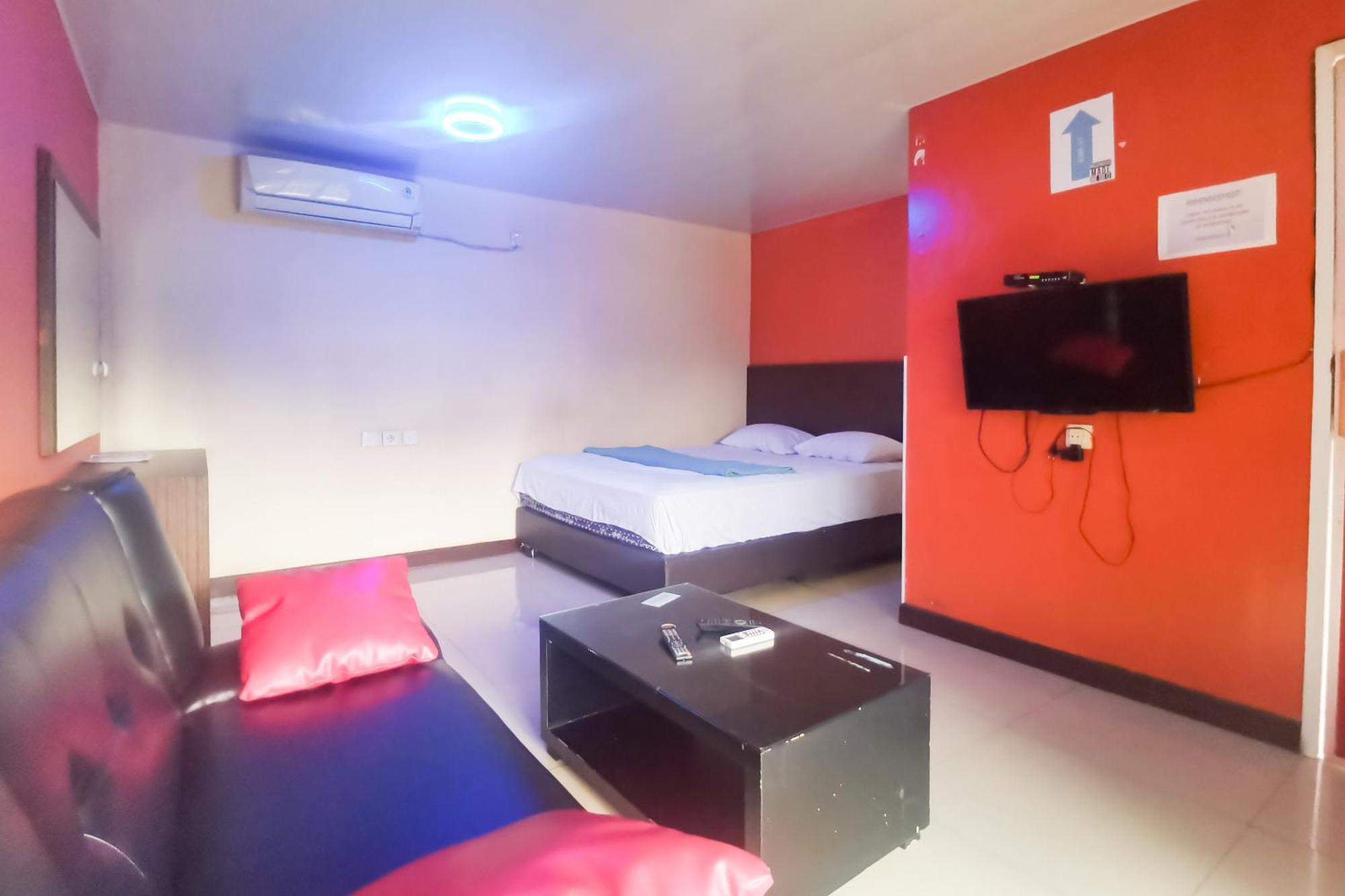 Hotel Container Inn Mitra Reddoorz Gadok ภายนอก รูปภาพ