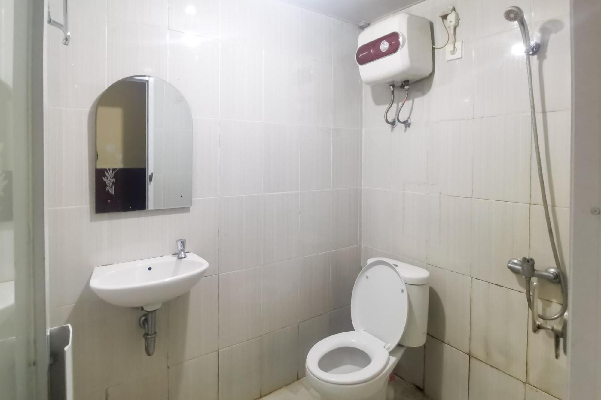 Hotel Container Inn Mitra Reddoorz Gadok ภายนอก รูปภาพ