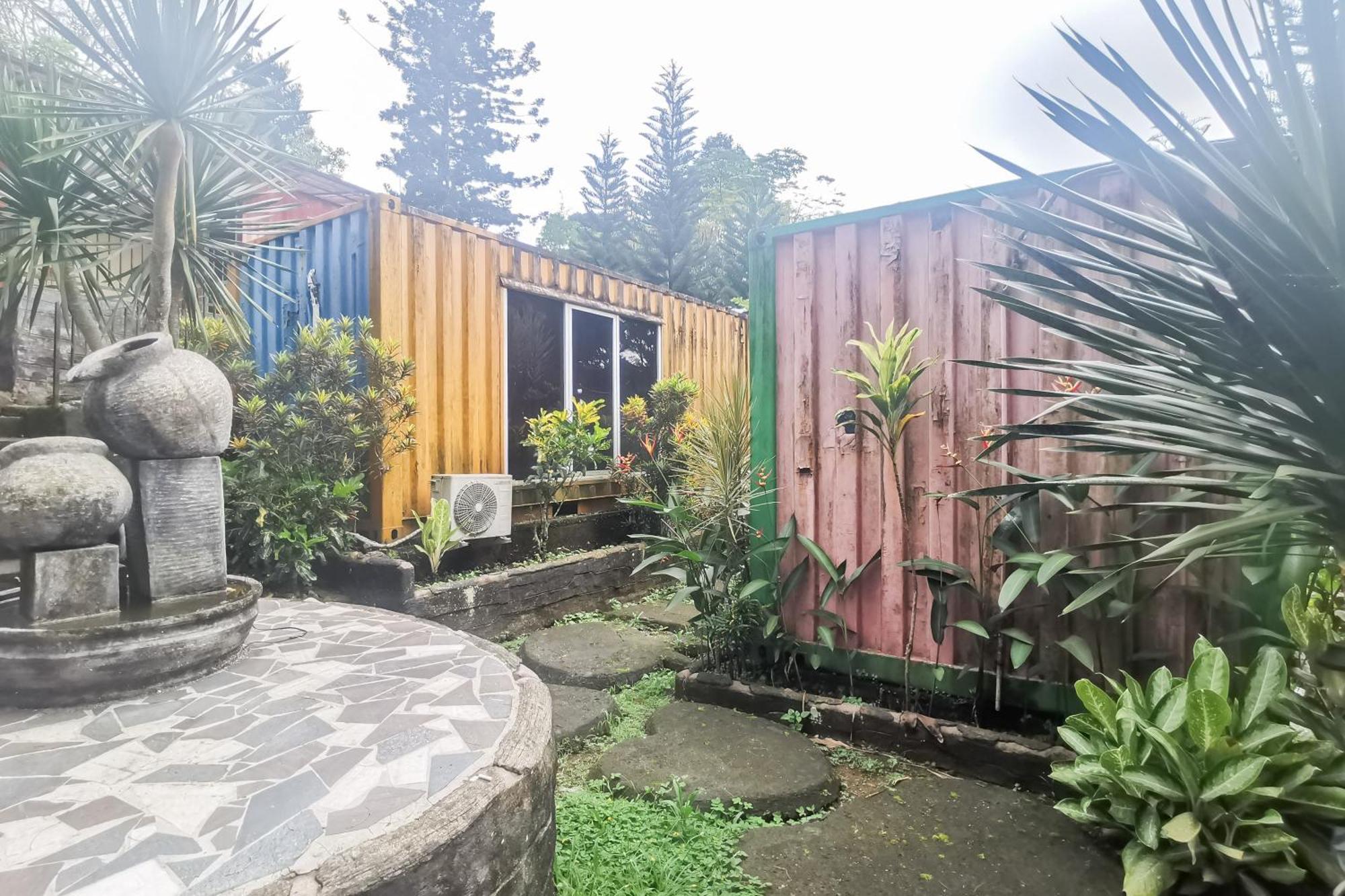 Hotel Container Inn Mitra Reddoorz Gadok ภายนอก รูปภาพ