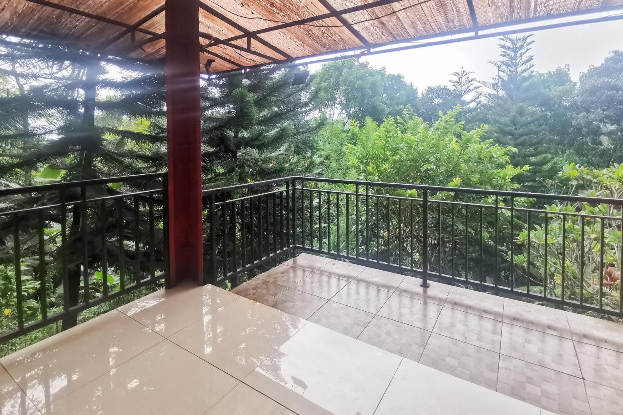Hotel Container Inn Mitra Reddoorz Gadok ภายนอก รูปภาพ