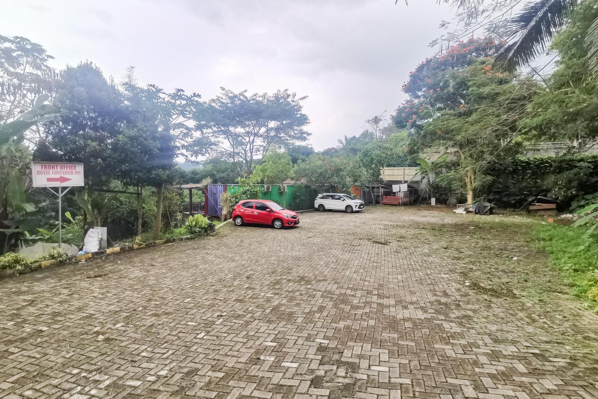 Hotel Container Inn Mitra Reddoorz Gadok ภายนอก รูปภาพ
